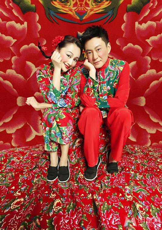 王斑曹颖新年写真化身东北二人转_图-4