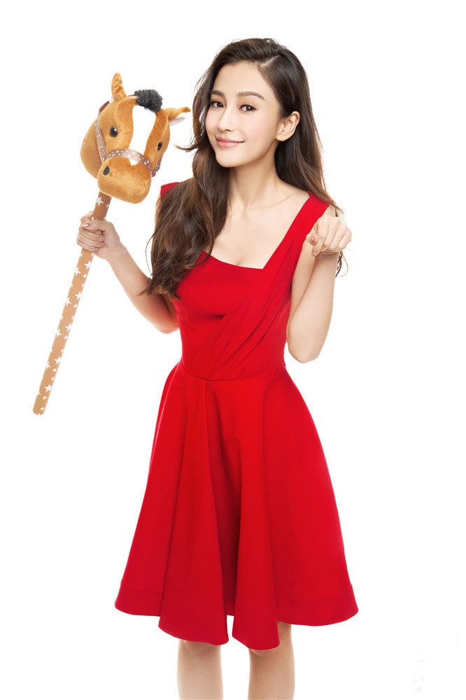 Angelababy新年写真娇俏红裙显喜庆_图-7