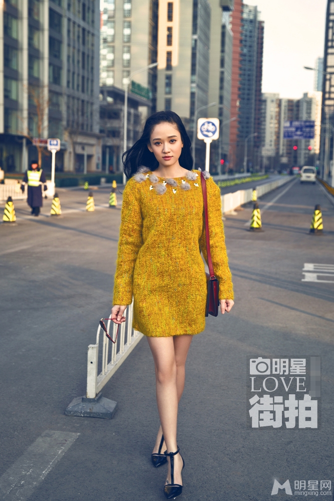 陈乔恩早春街拍写真大秀美腿OL风_图-7