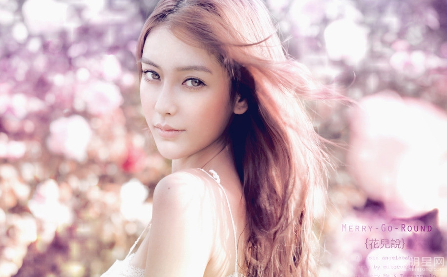 妇女节福利盘点那些人比花魅的女星靓照_图-2