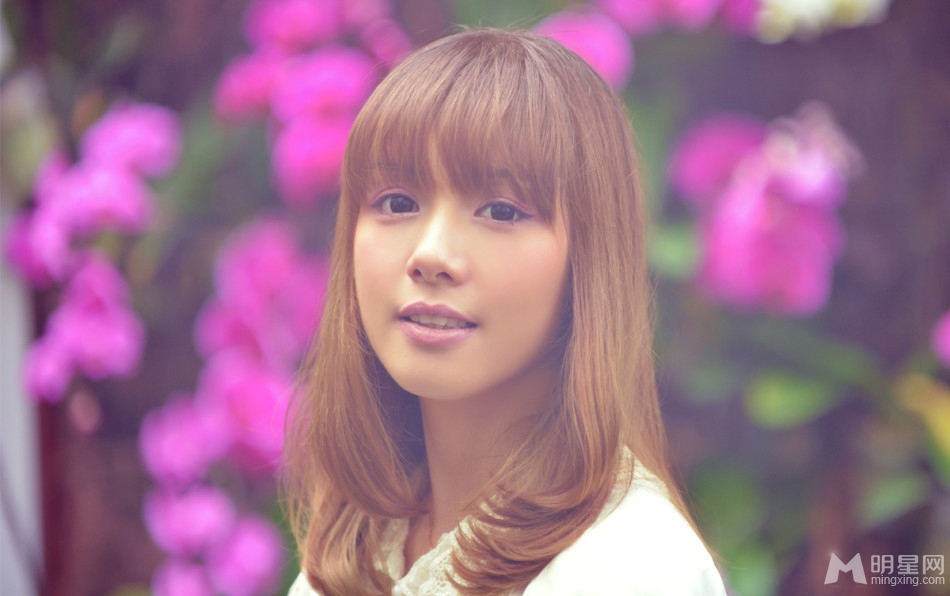 妇女节福利盘点那些人比花魅的女星靓照_图-10