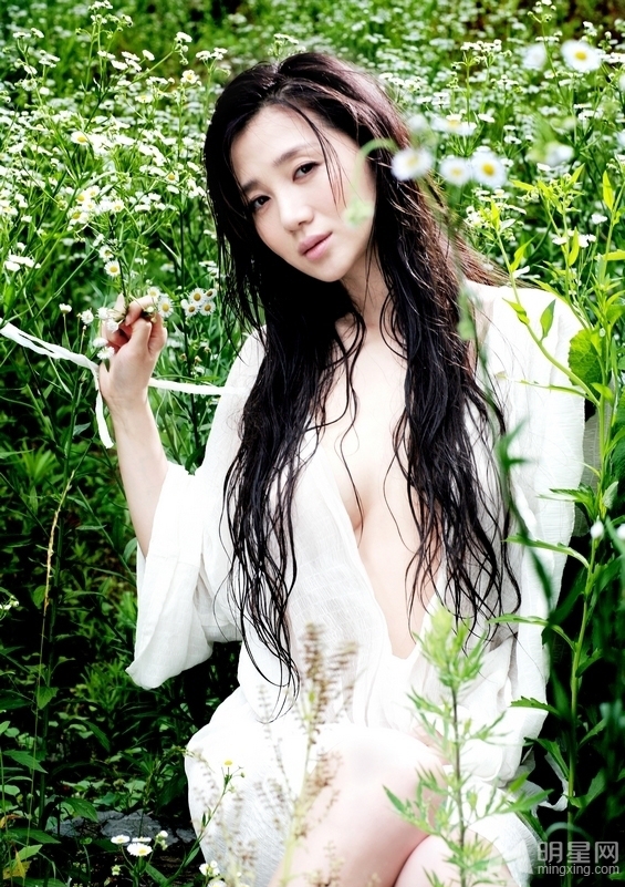 妇女节福利盘点那些人比花魅的女星靓照_图-4