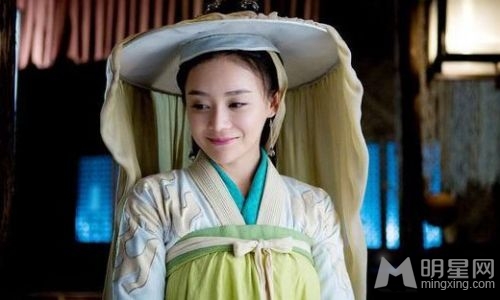 杨幂袁姗姗古力娜扎女星五官PK吐槽_图-15
