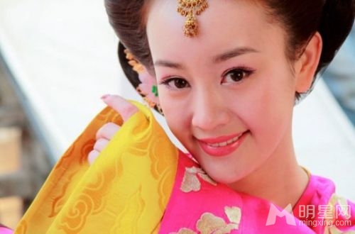 杨幂袁姗姗古力娜扎女星五官PK吐槽_图-51