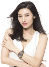 女神李嘉欣最新写真玩转手表显优雅