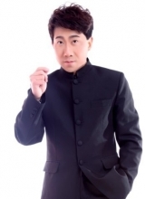演员孔郁的个人写真