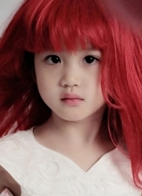 钟丽缇小女考拉美人鱼写真偷抹口红鬼马精灵