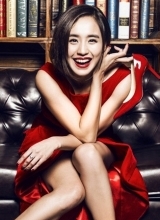 王智化身红色女郎烈焰红唇诠释轻熟女