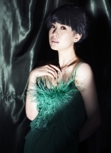 海清短发写真曝光时尚性感显独特气质