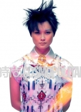 李宇春魅惑写真曝光艳丽色彩秀时尚