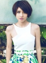 唐艺昕清纯写真曝光清新短发变身阳光女孩