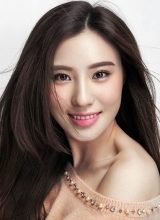 鲍天琦唯美写真曝光裸妆浅笑镜头感十足