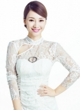 柳岩知性美妆写真曝光温婉盘发彰显优雅气质