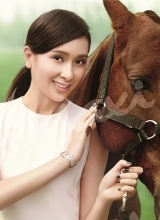 杨恭如马术写真曝光诠释优雅女人味