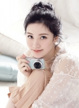 崔心心甜美写真妆容清新宛若春风
