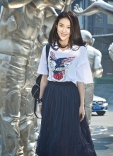 贾青夏日街拍大片清纯笑容甜美迷人