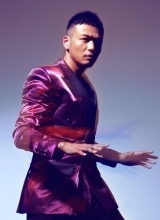 杨烁时尚光影大片尽显迷幻色彩