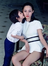 白百何冷艳登陆杂志封面尽显辣妈风采