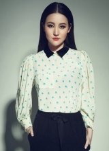 刘小小气质写真曝光艳丽红唇女人味十足