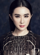 石天琦暗黑写真复古妆容显大气