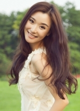 冯婧甜美写真长发飘飘回眸一笑
