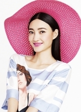 王丽坤登芭莎拍写真俏皮可爱软妹子