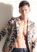 顾又铭时尚写真诠释健美男神