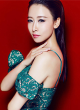 毛俊杰深V诱惑完美曲线展露无遗