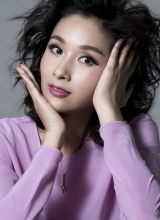 杨恭如俏皮写真爆炸头出镜显邻家范