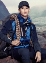 金秀贤户外潮流写真变身时尚登山客