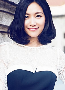 徐静蕾布拉格街拍写真回归文艺女王