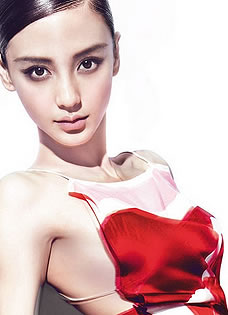 Angelababy时尚登封面散发动人魅力