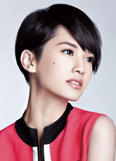 杨丞琳最新时尚短发写真甜美教主变身优雅御...