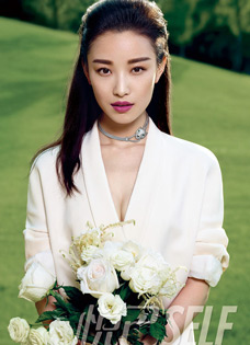 倪妮清新田园风写真性感相伴