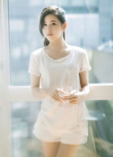 奶茶妹妹章泽天绝美气质写真清新干净