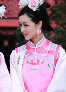 “小杨幂”陈丹婷携手晨熙COSPLAY《宫》写真...