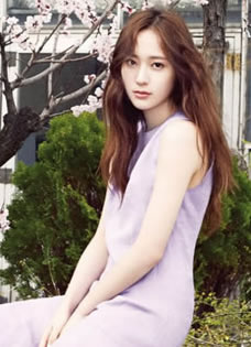 f(x)Krystal春日写真散发少女婀娜魅力