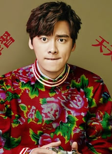 李易峰杨洋领衔鲜肉穿花棉袄依旧阳光帅气