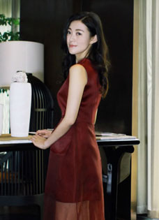 常思思唯美写真曝光酒红色长裙性感优雅