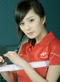 杨幂早期体育杂志写真青涩少女气质