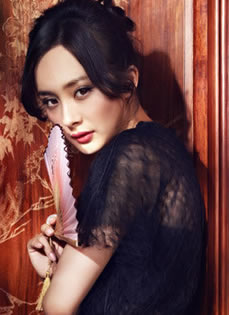 杨幂2011《时尚芭莎》写真曝光彰显古典气质