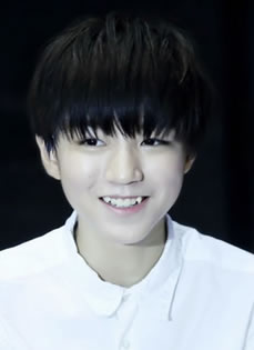 TFBOYS黑色背景高清写真帅气阳光温暖人心