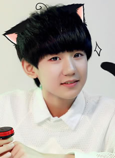 TFBOYS王源衬衫写真卖萌耍帅都惹人爱