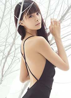 沈梦辰拍《男人装》写真眼神甜美诱惑摄人心...