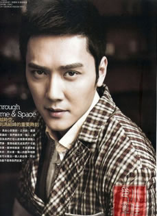 2012年4月刊冯绍峰登《MR》封面成熟帅气眼神...