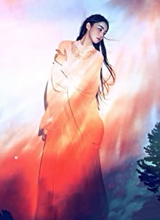 张馨予曝光一组魔幻写真浪漫妖艳美不胜收