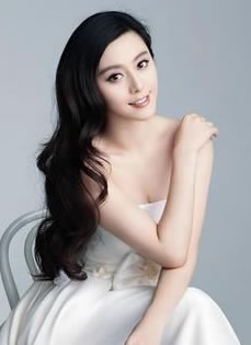 范冰冰金夫人婚纱写真第二弹酥胸外露展曼妙...