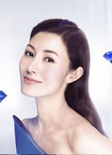 45岁阔太李嘉欣拍美肌大片粉嫩雪白秀玉背