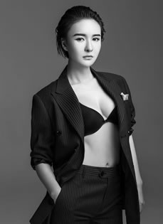 郑亦桐黑白诱惑大片曝光性感解放成熟魅力十...