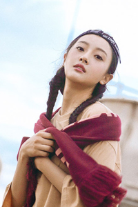 小花旦郭玮洁时尚写真造型亮眼Chic感十足